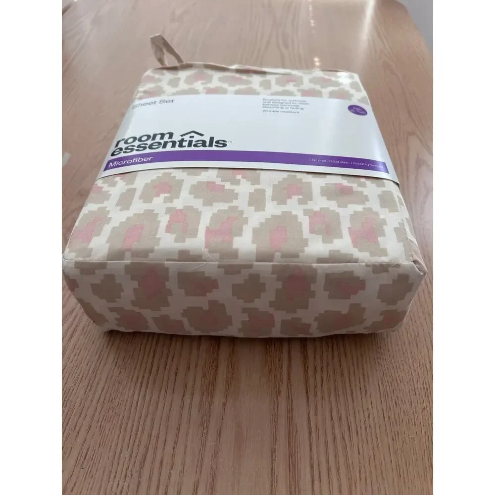New Twin/Twin XL Microfiber Sheet Set Light Pink Animal Print 🐯Room Essentials